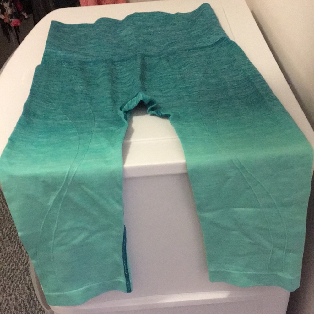 High waisted Capri ombré yoga pants